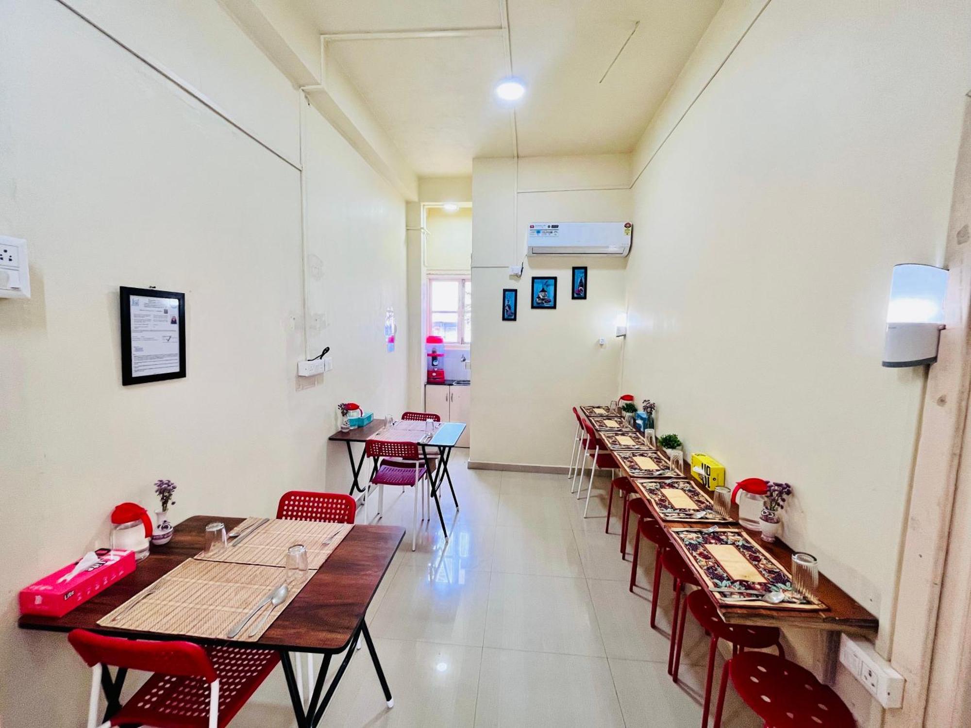 Aizawl Guest House Apartments Экстерьер фото