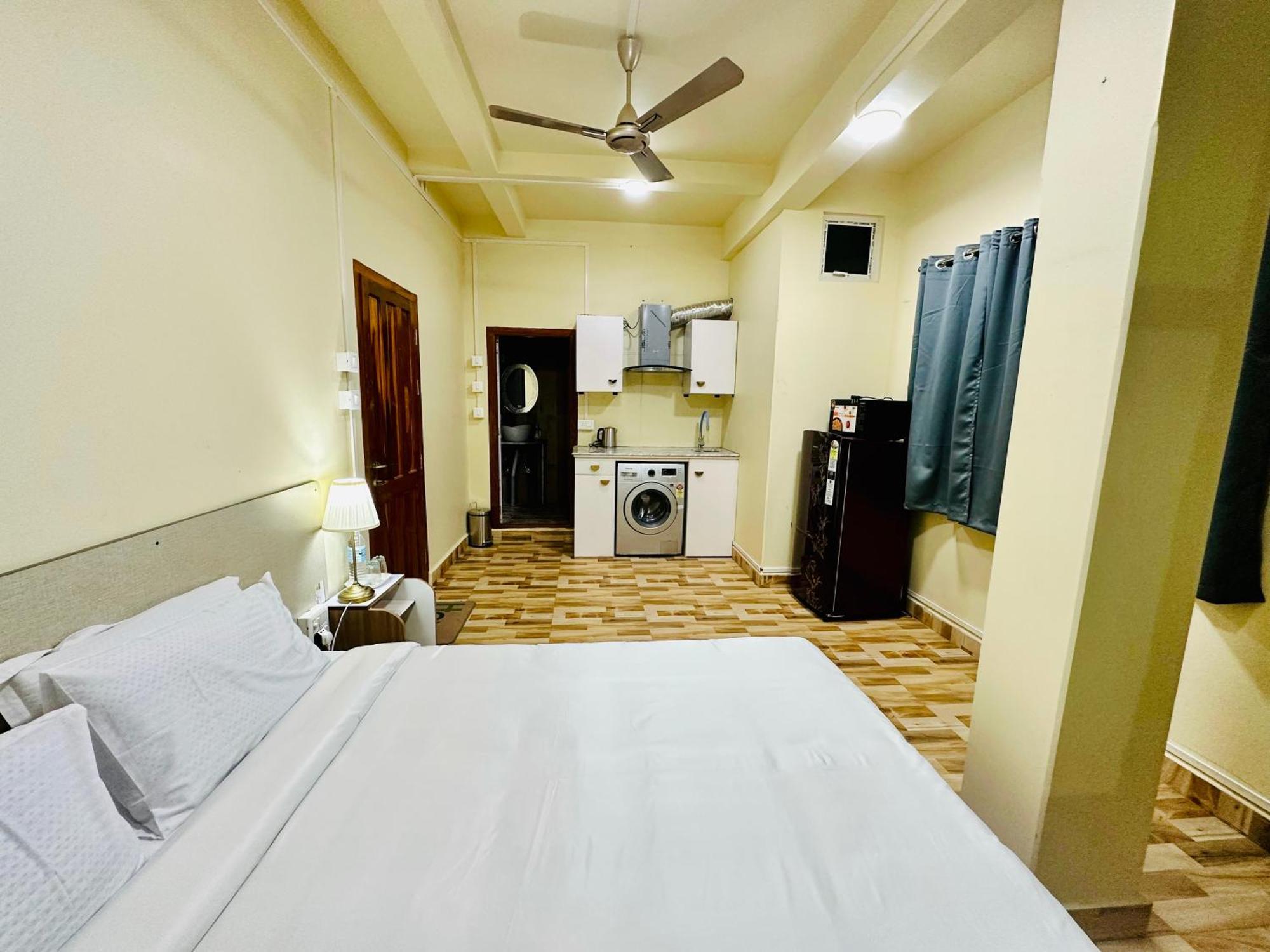 Aizawl Guest House Apartments Экстерьер фото